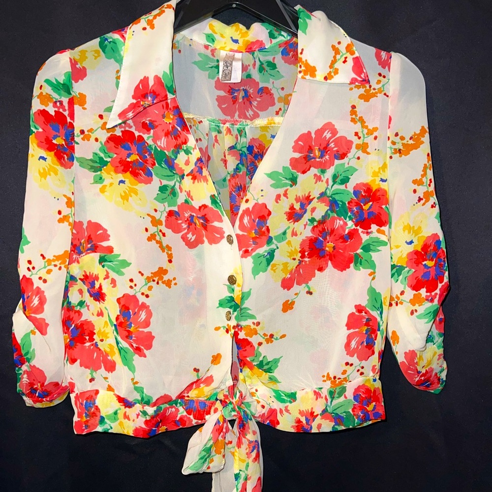 San Julian size medium light weight floral sheer blouse